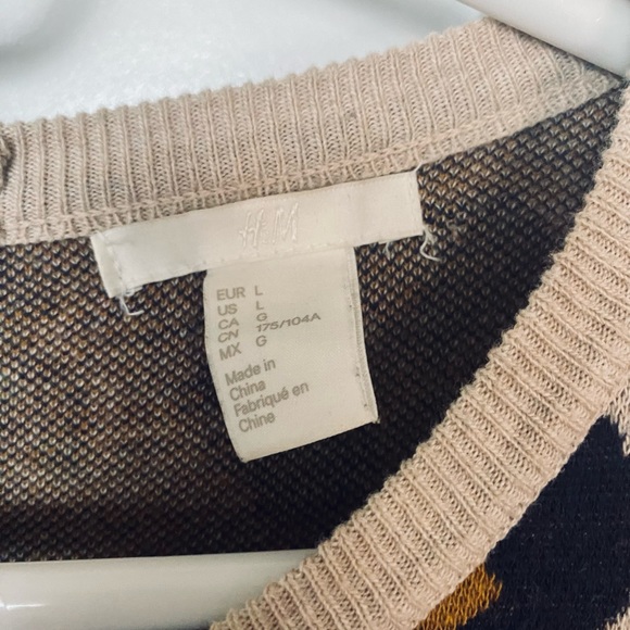 H&M Leopard Print Knit Sweater - Picture 4 of 4
